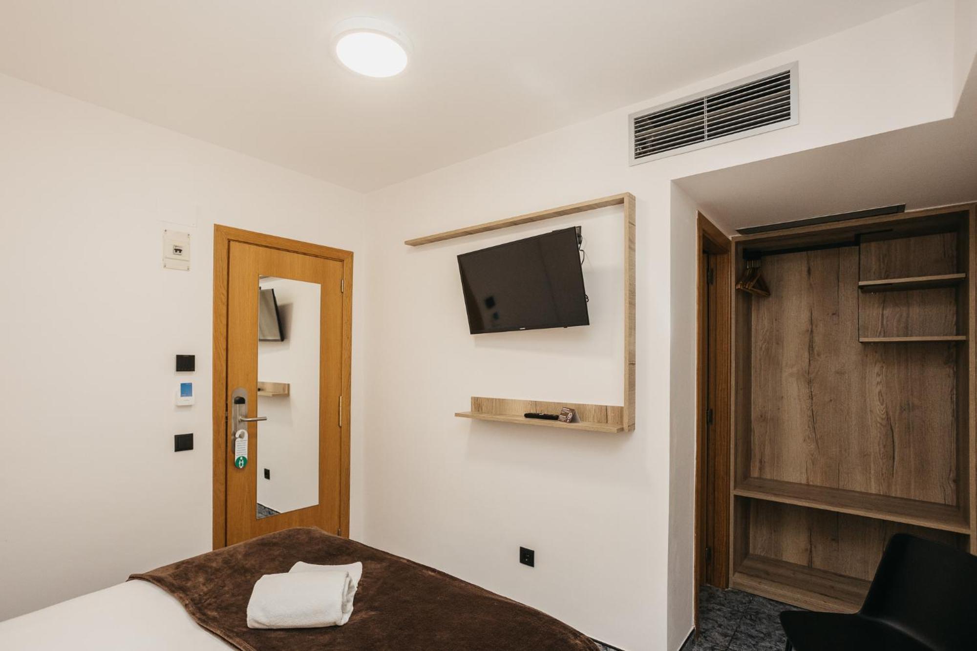 La Trobada Hotel Sport Ripoll Εξωτερικό φωτογραφία