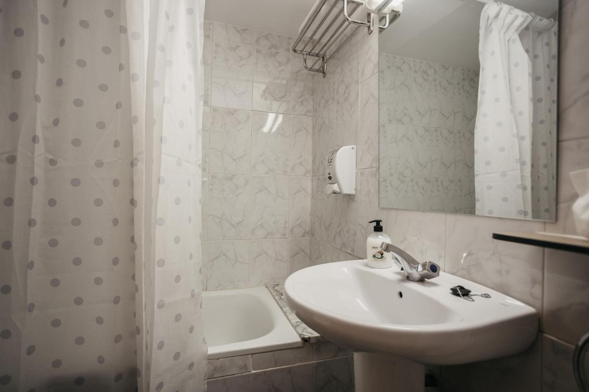 La Trobada Hotel Sport Ripoll Εξωτερικό φωτογραφία