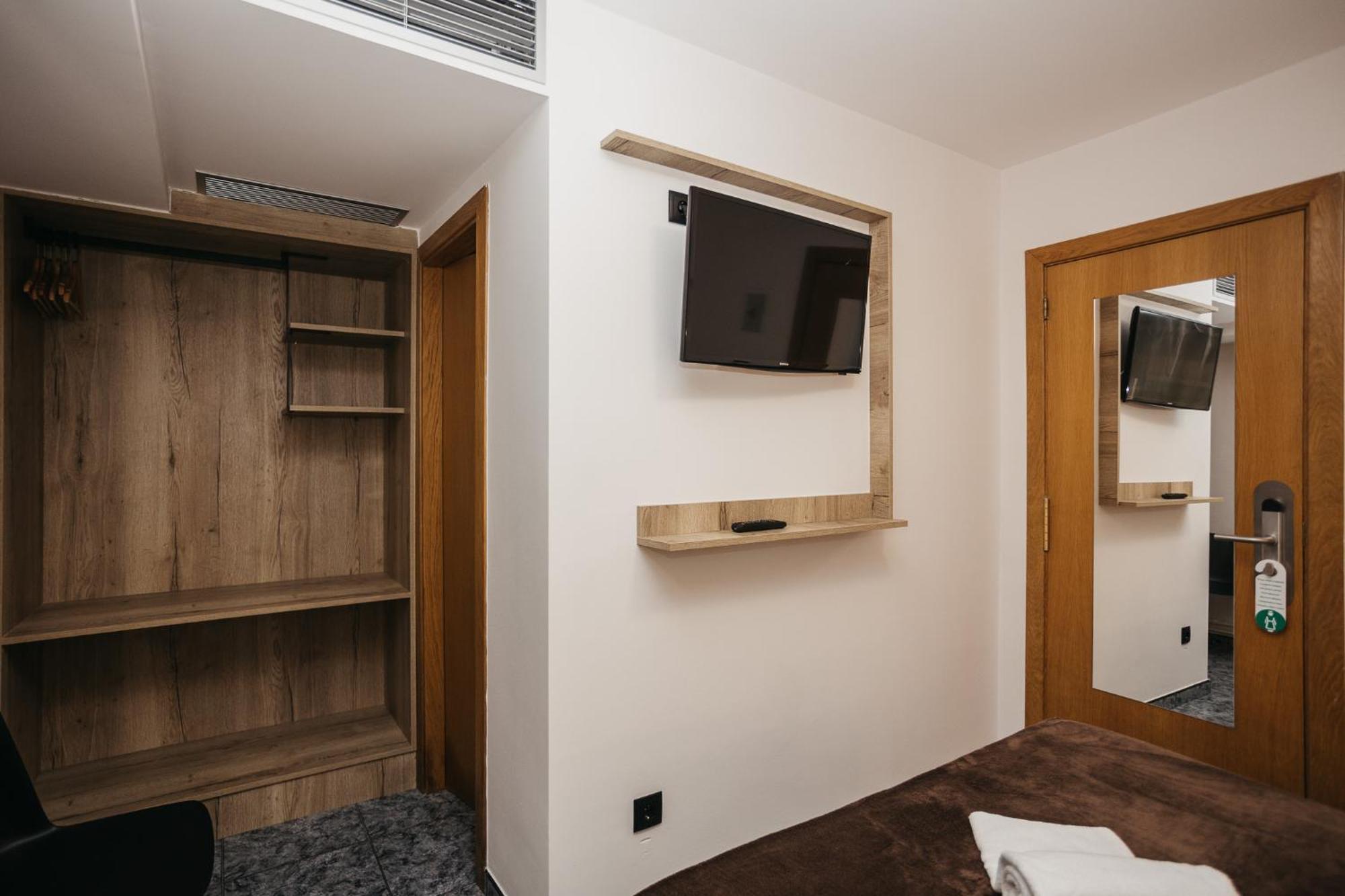 La Trobada Hotel Sport Ripoll Εξωτερικό φωτογραφία