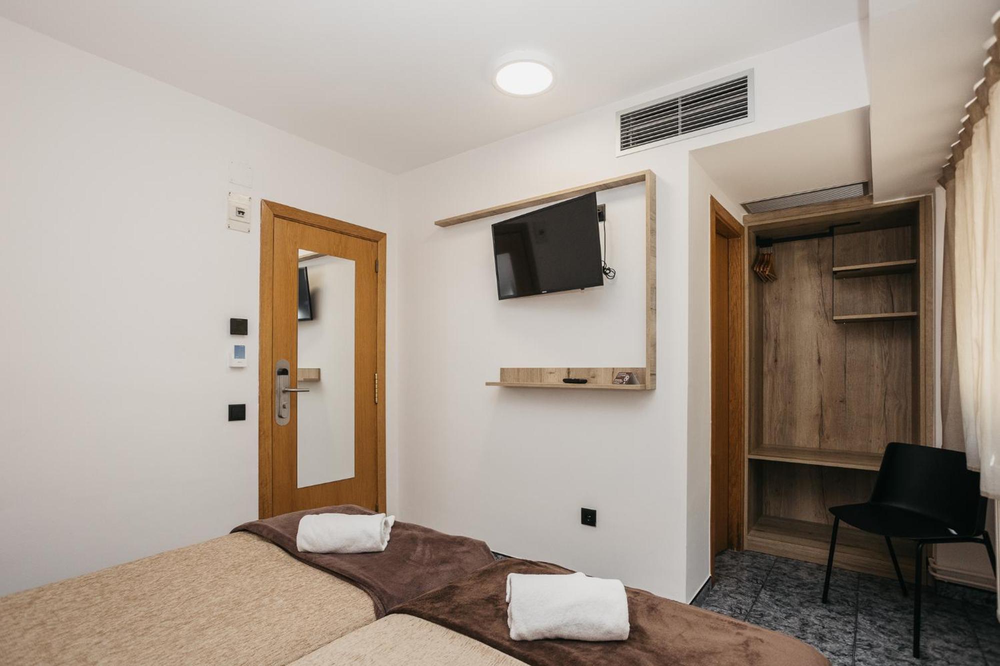 La Trobada Hotel Sport Ripoll Εξωτερικό φωτογραφία